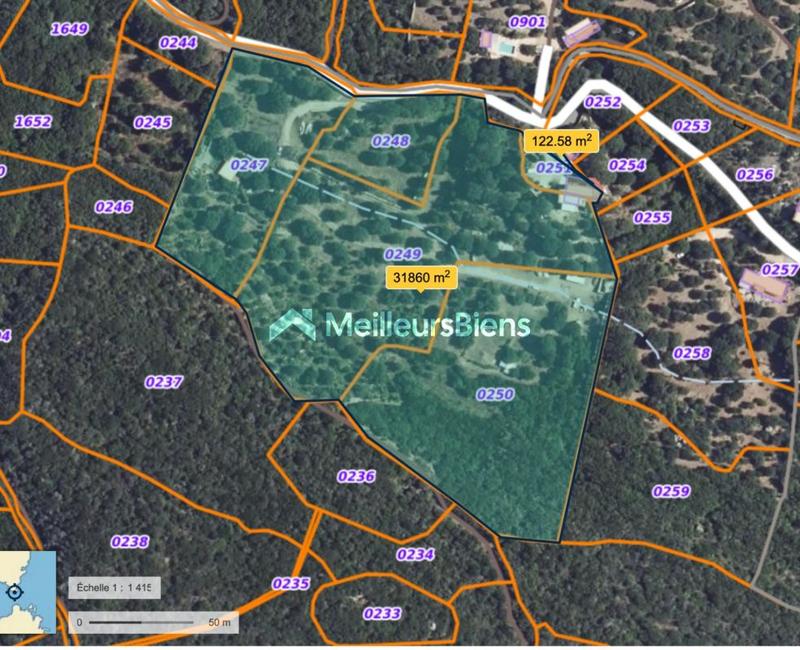 Propriété - 420 m²