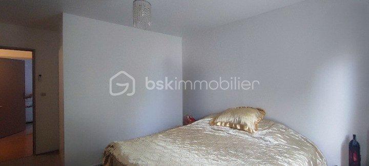 Maison jumelée - 110 m² - 5 pièces