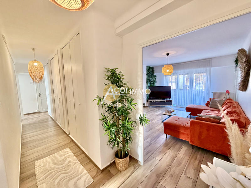 Appartement - 96 m² - 5 pièces