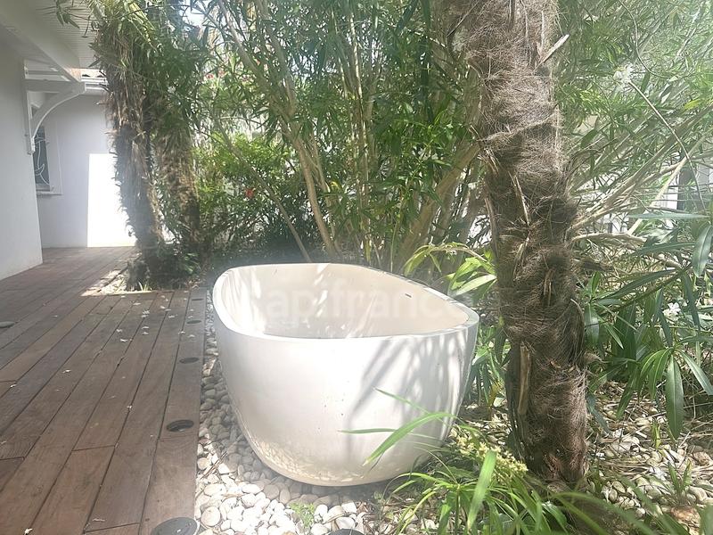 Maison d'architecte - 350 m² - 11 pièces