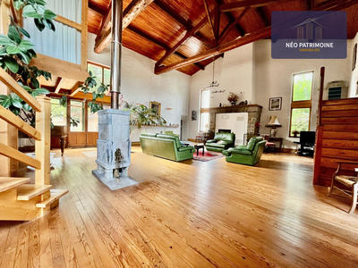 Maison - 390 m² - 11 pièces