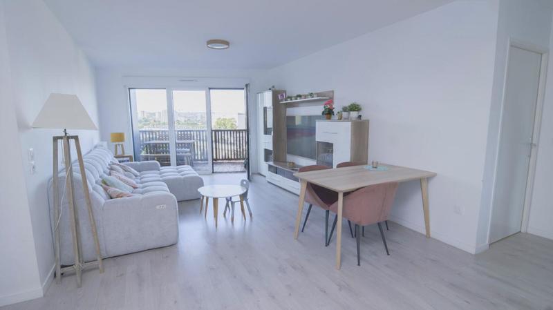 Appartement - 84 m² - 4 pièces