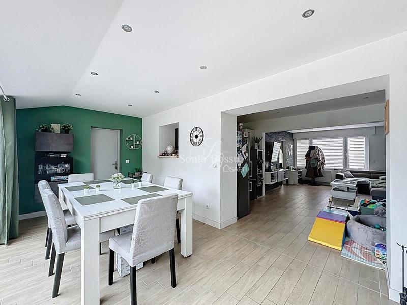 Maison - 90 m² - 5 pièces