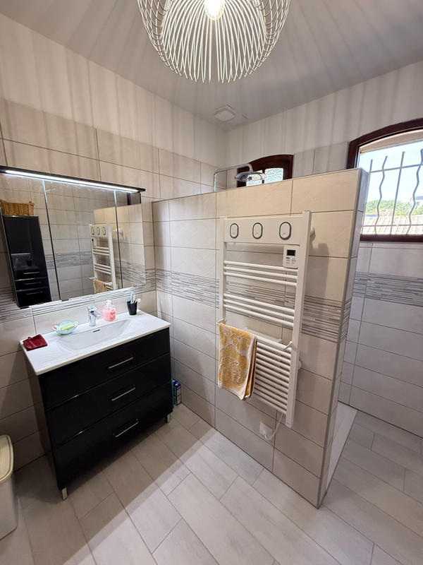 Maison - 230 m² - 8 pièces