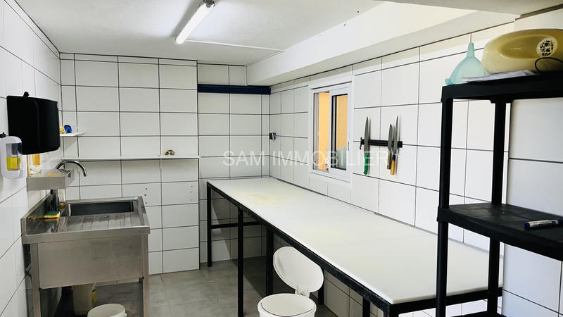 Fonds de commerce - Local commercial - 153 m²