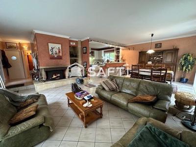 Maison - 140 m² - 5 pièces
