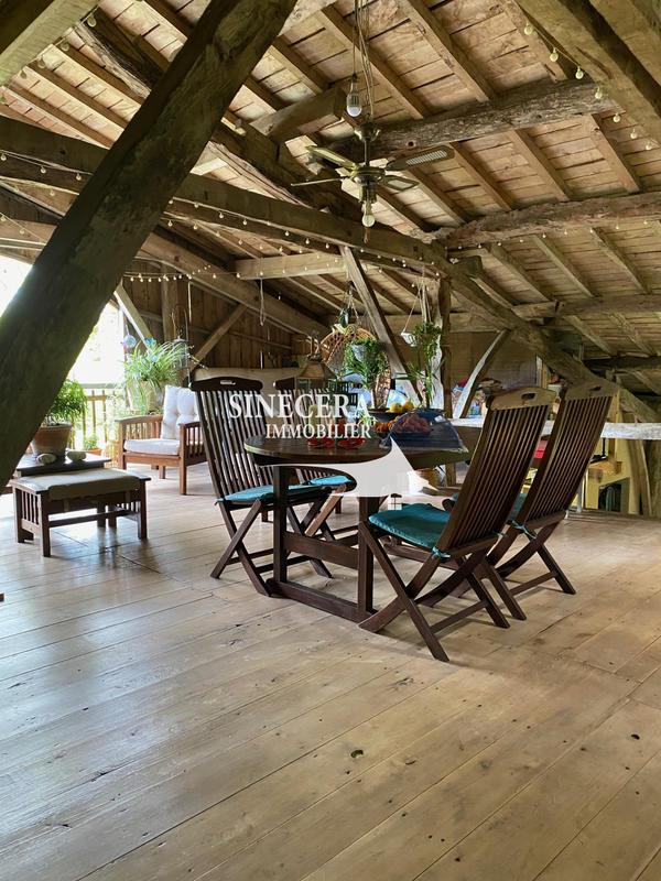 Propriété - 220 m² - 8 pièces