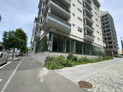 Local commercial - 223 m²