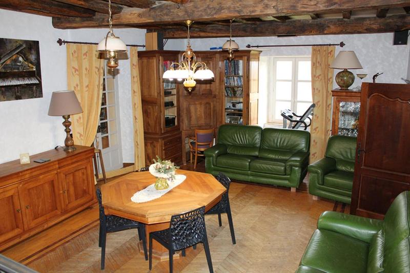 Demeure - 245 m² - 10 pièces