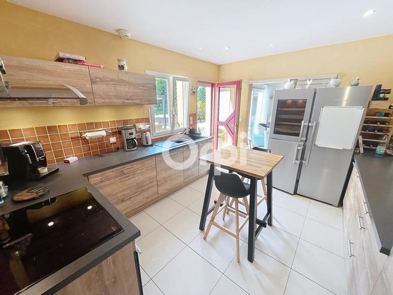 Maison - 241 m² - 7 pièces