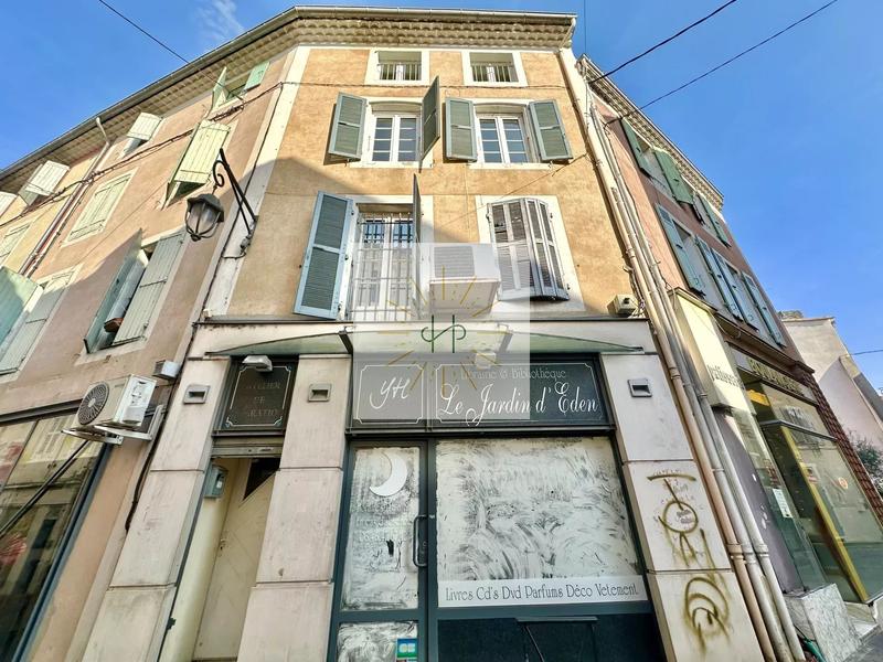 Immeuble - 67 m² - 4 pièces