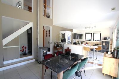 Maison - 134 m² - 5 pièces