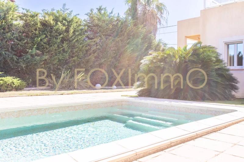 Maison - 334 m² - 8 pièces