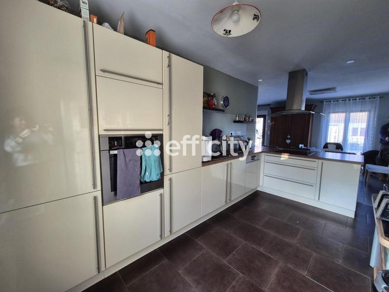 Pavillon - 140 m² - 5 pièces