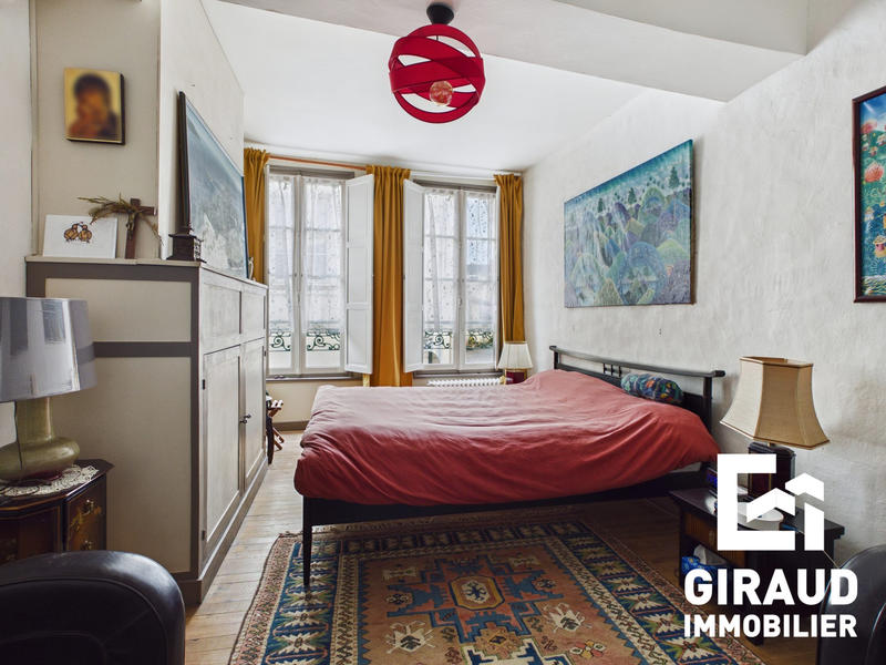 Maison ancienne - 178 m² - 8 pièces