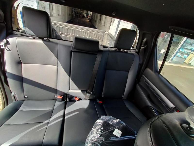 Toyota Hilux IV 4wd 2.8 d-4d 204 Double Cabine Invincible