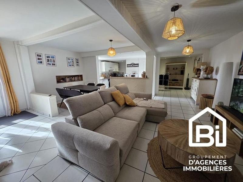 Maison - 272 m² - 11 pièces