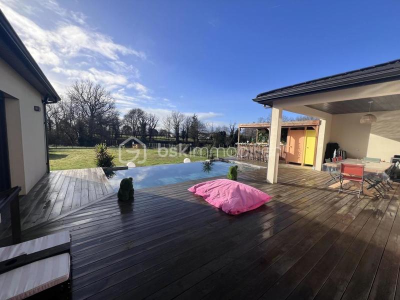 Maison - 190 m² - 8 pièces