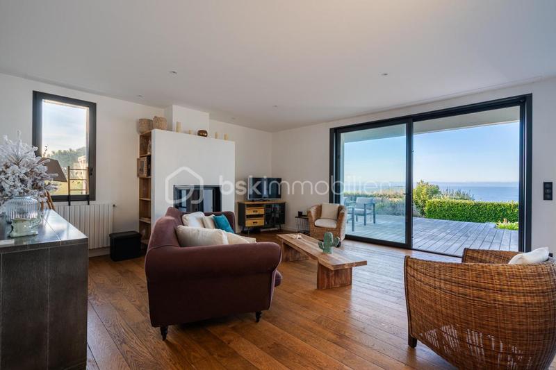 Demeure - 195 m² - 7 pièces