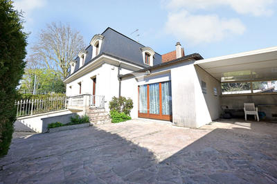 Maison - 137 m² - 5 pièces