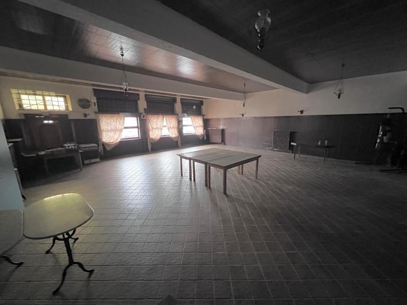 Maison - 530 m² - 12 pièces