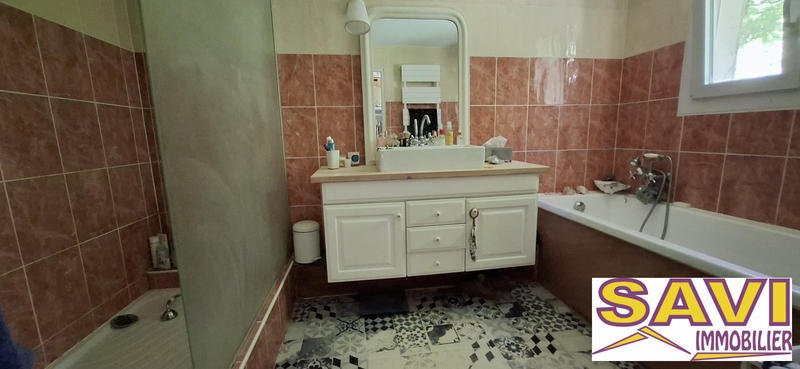 Maison - 217 m² - 8 pièces