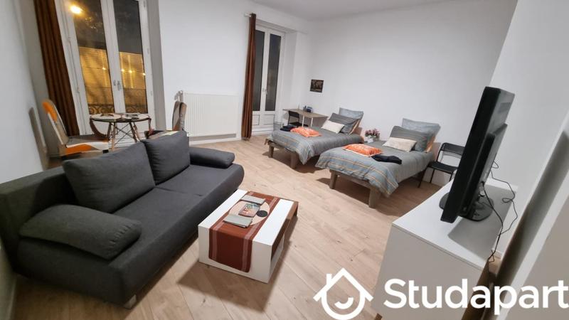 Chambre - 11 m² - 1 pièce