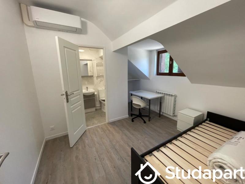 Chambre - 12 m² - 1 pièce