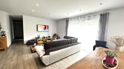 Maison - 96 m² - 5 pièces