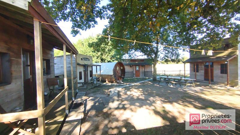 Maison - 351 m² - 18 pièces