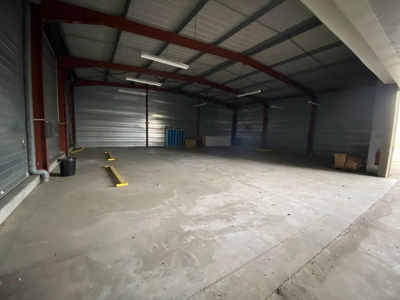 Local commercial - 819 m²