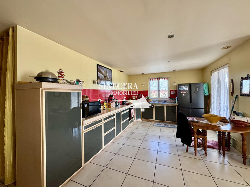 Maison - 200 m² - 10 pièces