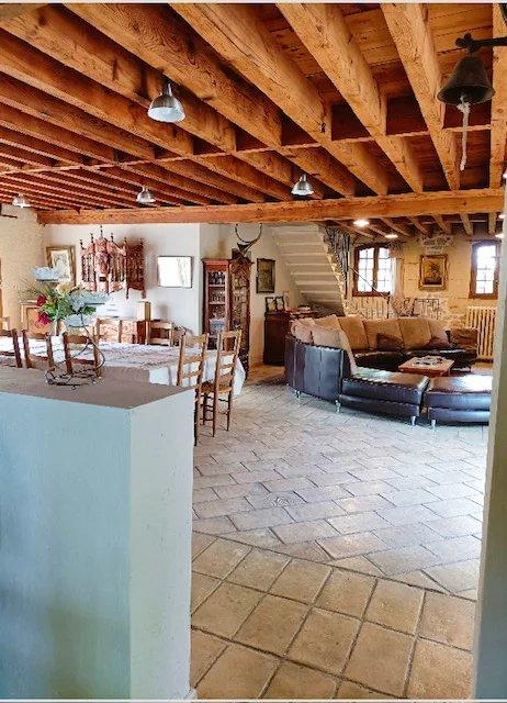 Mas - 306 m² - 10 pièces