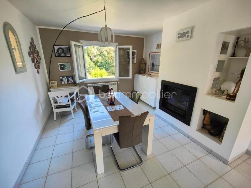 Villa - 169 m² - 6 pièces