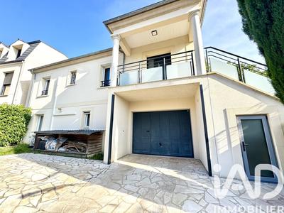 Maison - 168 m² - 8 pièces