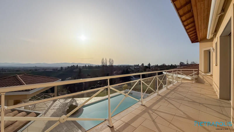 Maison contemporaine - 280 m² - 8 pièces