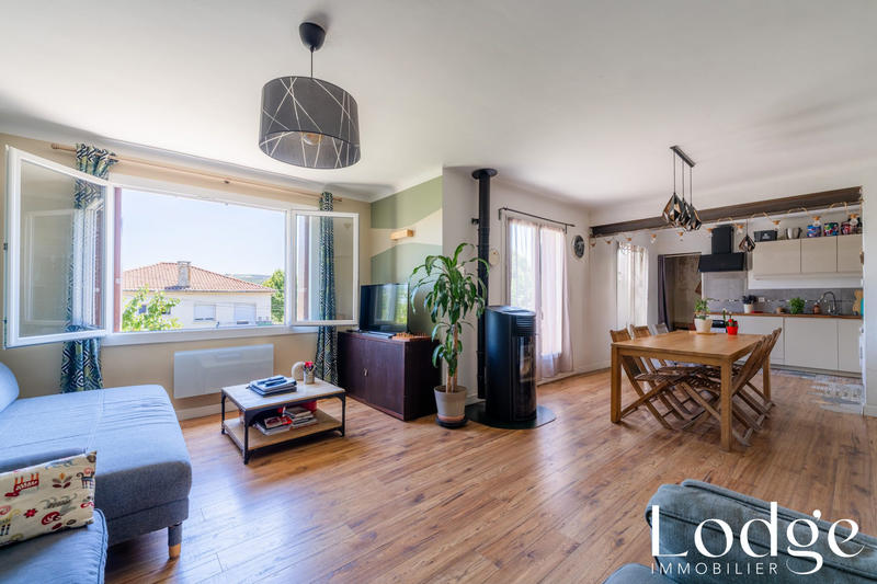 Maison - 93 m² - 5 pièces