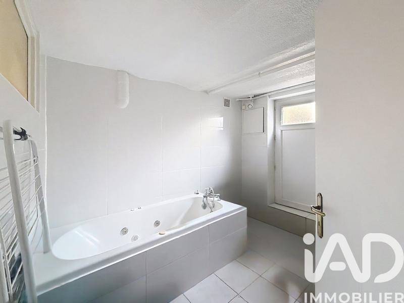 Maison - 99 m² - 5 pièces