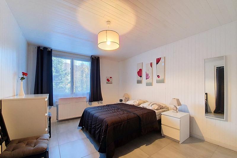 Maison - 220 m² - 7 pièces