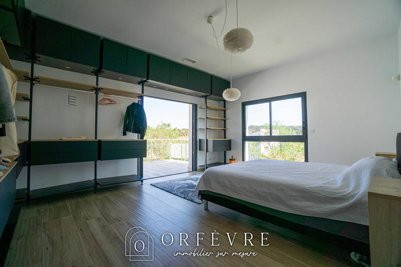 Maison - 200 m² - 8 pièces