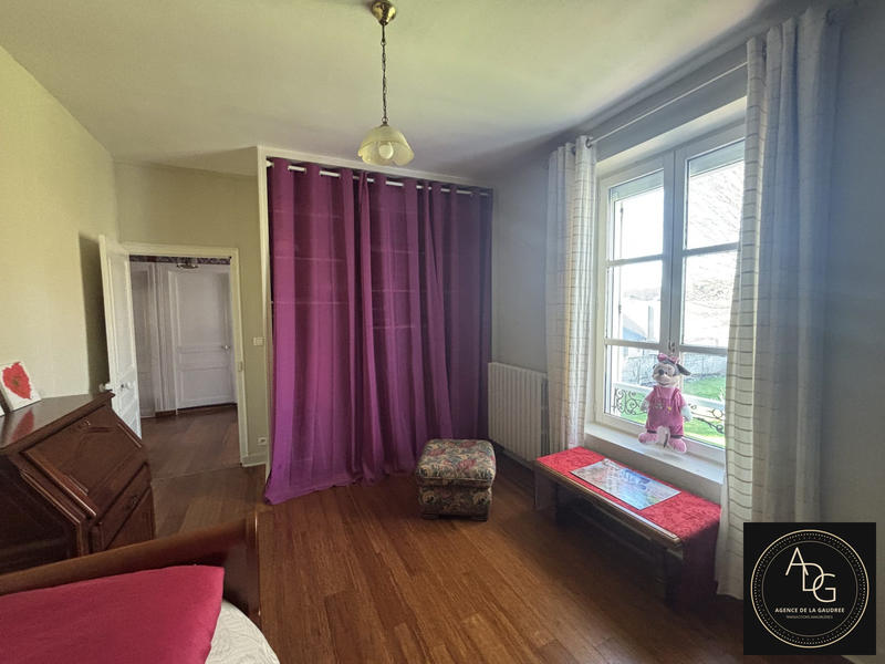 Maison - 221 m² - 9 pièces