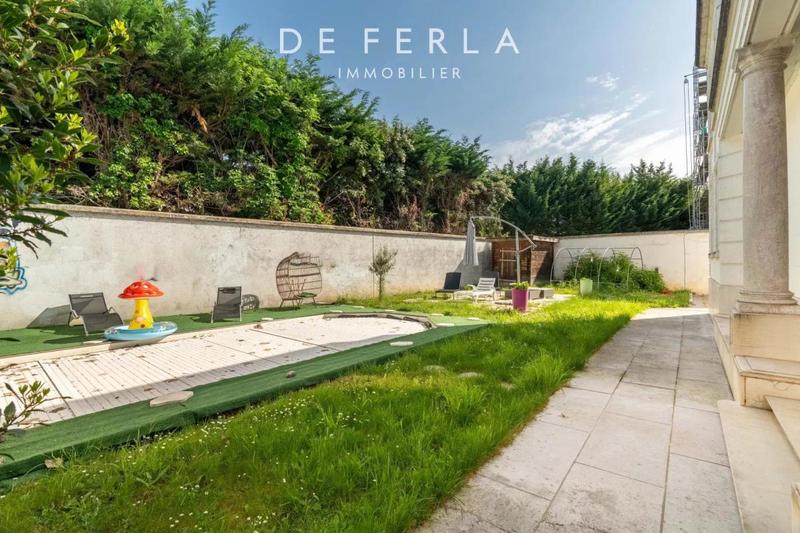 Hôtel particulier - 326 m² - 10 pièces