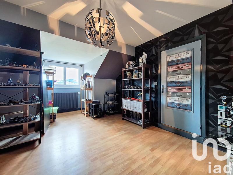 Maison - 240 m² - 10 pièces