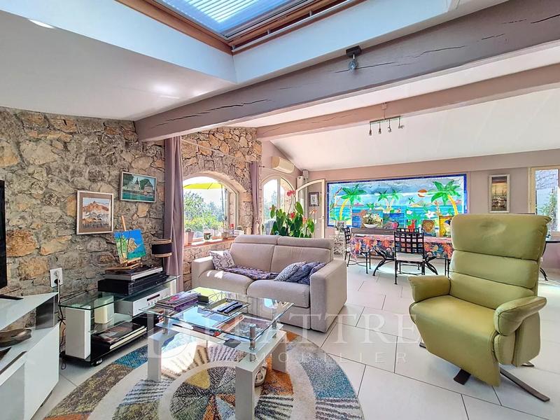 Maison - 192 m² - 7 pièces