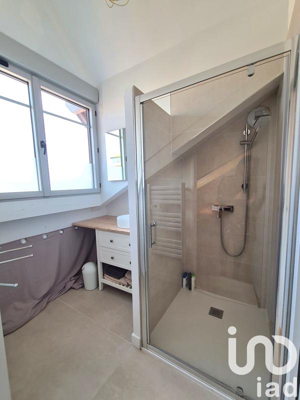 Maison - 99 m² - 5 pièces