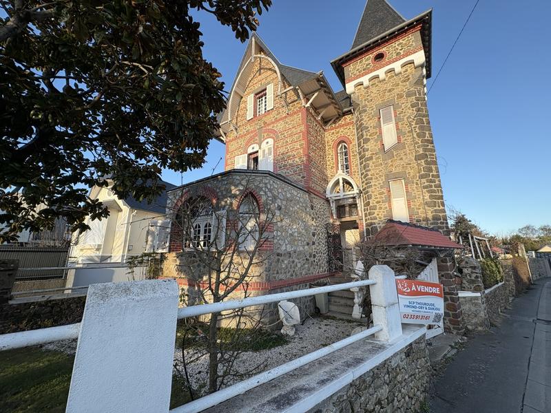 Maison - 121 m² - 6 pièces