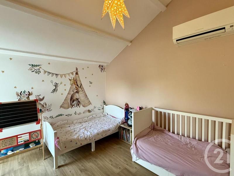 Maison - 96 m² - 5 pièces