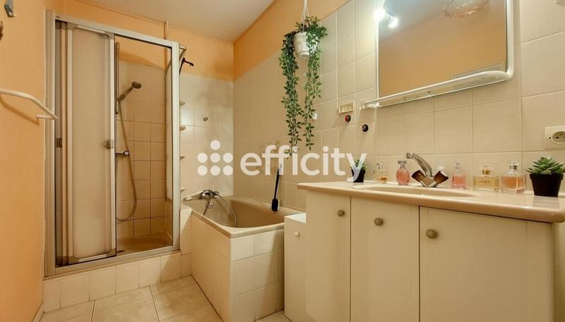 Appartement - 80 m² - 3 pièces