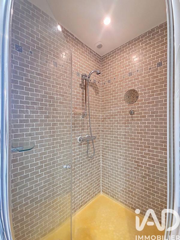 Maison - 223 m² - 5 pièces