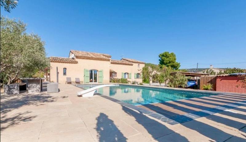 Villa - 224 m² - 10 pièces